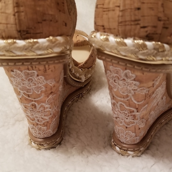 Sandals - Picture 3 of 4